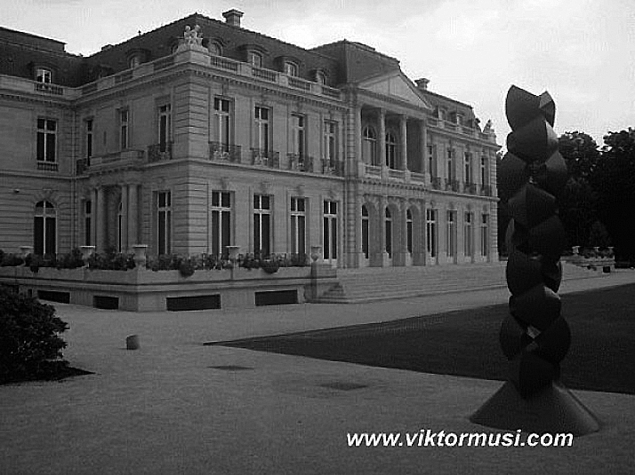 Solo Exhibition Viktor Musi "VINGT-5". The Château de la Muette (Paris)."OECD"- In occasion of the 50 anniversary of the "OECD". Paris. France.2011